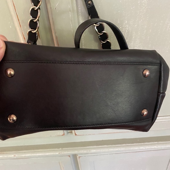 🛍🛍🛍 Ferragamo bow tote women’s purse. 🛍🛍🛍 - Picture 5 of 13